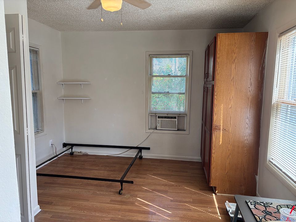 1st image of 141 Fairview Ave #4