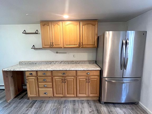 2nd image of 21 Chateau Dr #1