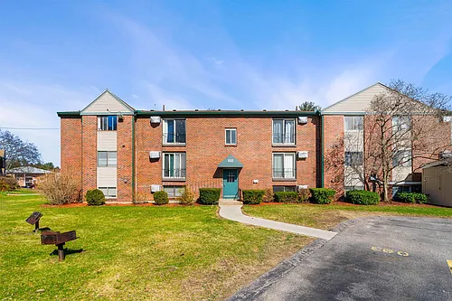 132 English Village Rd #304 Photo 1
