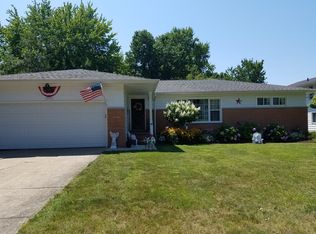 2090 Aldersgate Dr, Lyndhurst, OH 44124