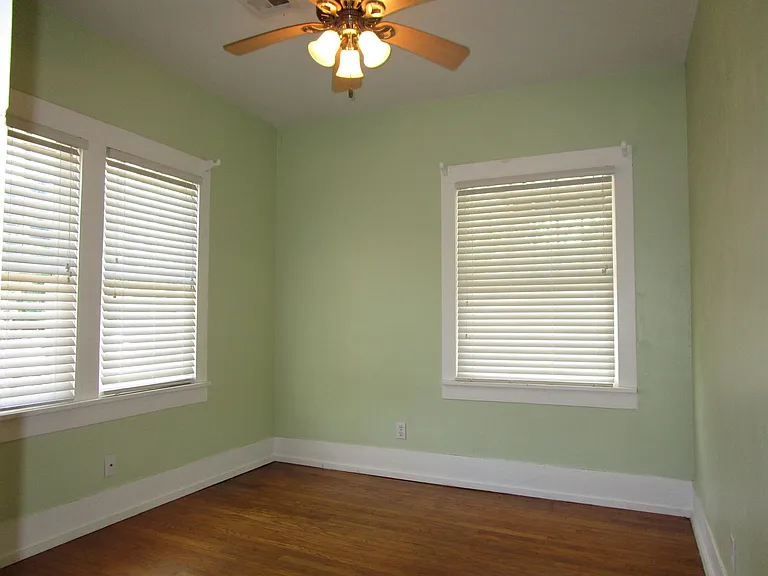 611 S Flood Ave — Photo 10