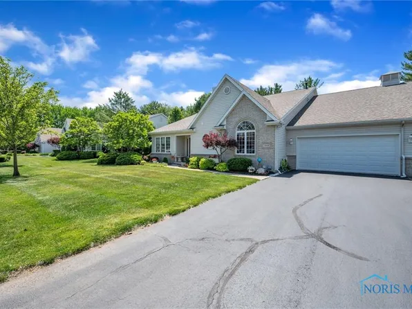 7949 Hidden Harbour Dr E, Holland, OH 43528