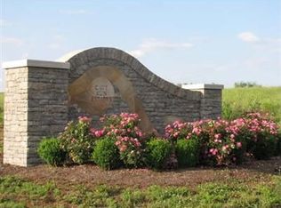201 Cave Run Cir, Versailles, KY 40383
