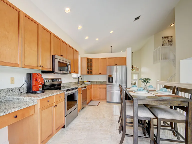 2418 Westmont Dr — Photo 13