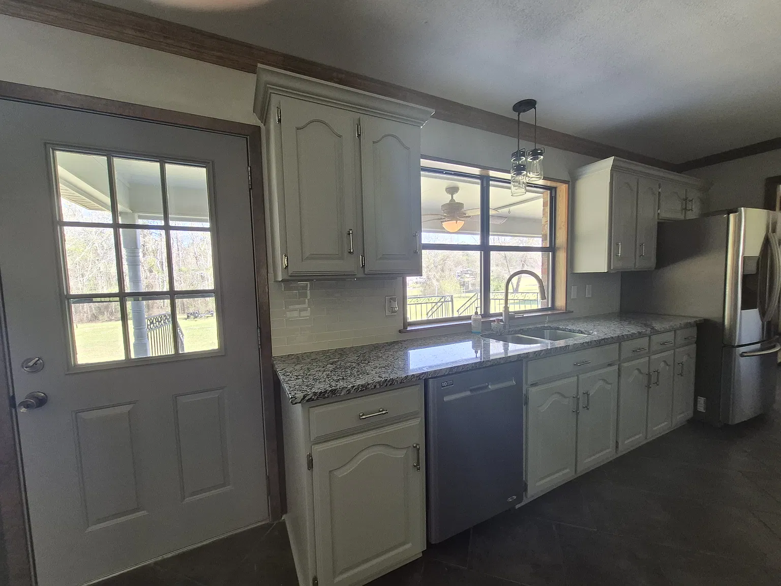 3 bed, 2000 sqft, $2,400 — Photo 3