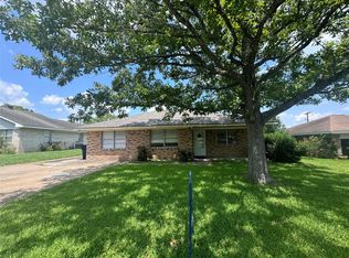 802 Hillside Dr, Brenham, TX 77833