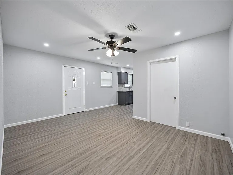 9315 Glen Shadow Dr — Photo 4