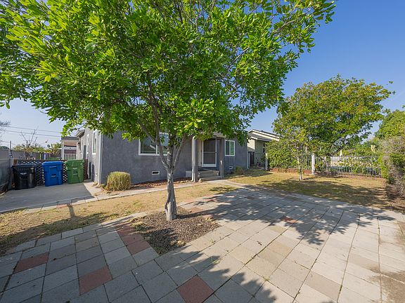 3rd image of 7503 Camellia Ave