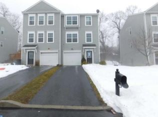 1005 Highview Ct, Temple, PA 19560