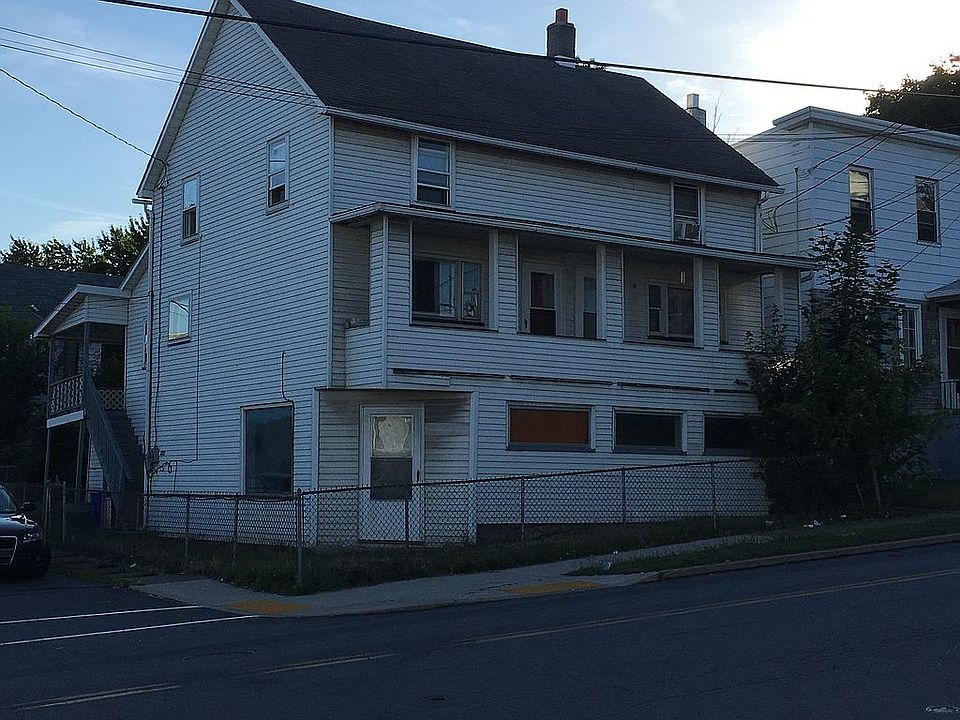 2nd image of 732 Main St