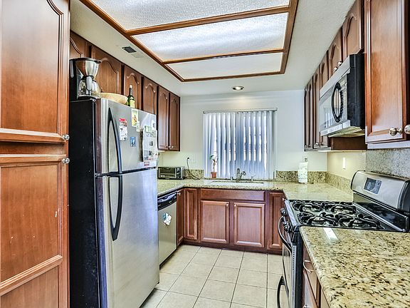 3rd image of 10353 New Bedford Ct