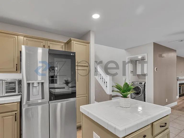 1240 Litchfield Ave — Photo 8