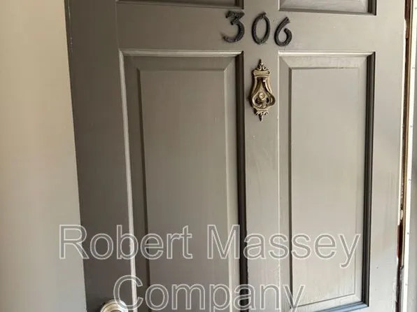 2124 Cherokee Pkwy, Louisville, KY