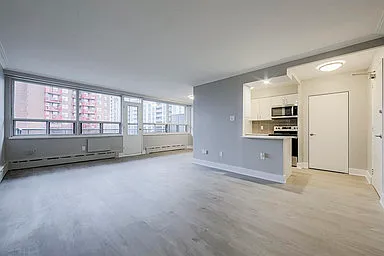 3171 Bathurst St — Photo 3
