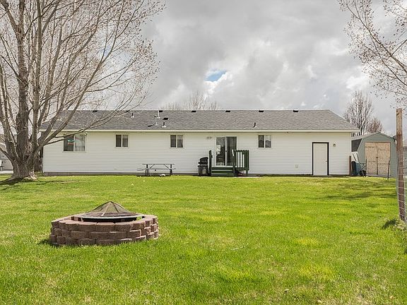 4th image of 1110 S Cobie Ln