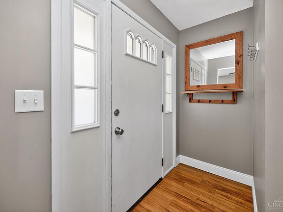 3rd image of 414 Castle Ave