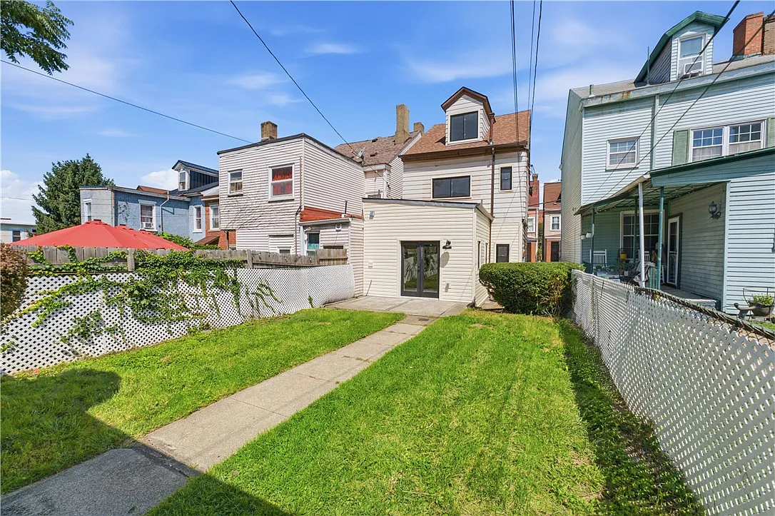 3 bed, 1.5 bath, 1524 sqft, $3,500 — Photo 3