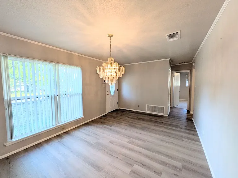 6618 Cloverbend St — Photo 7
