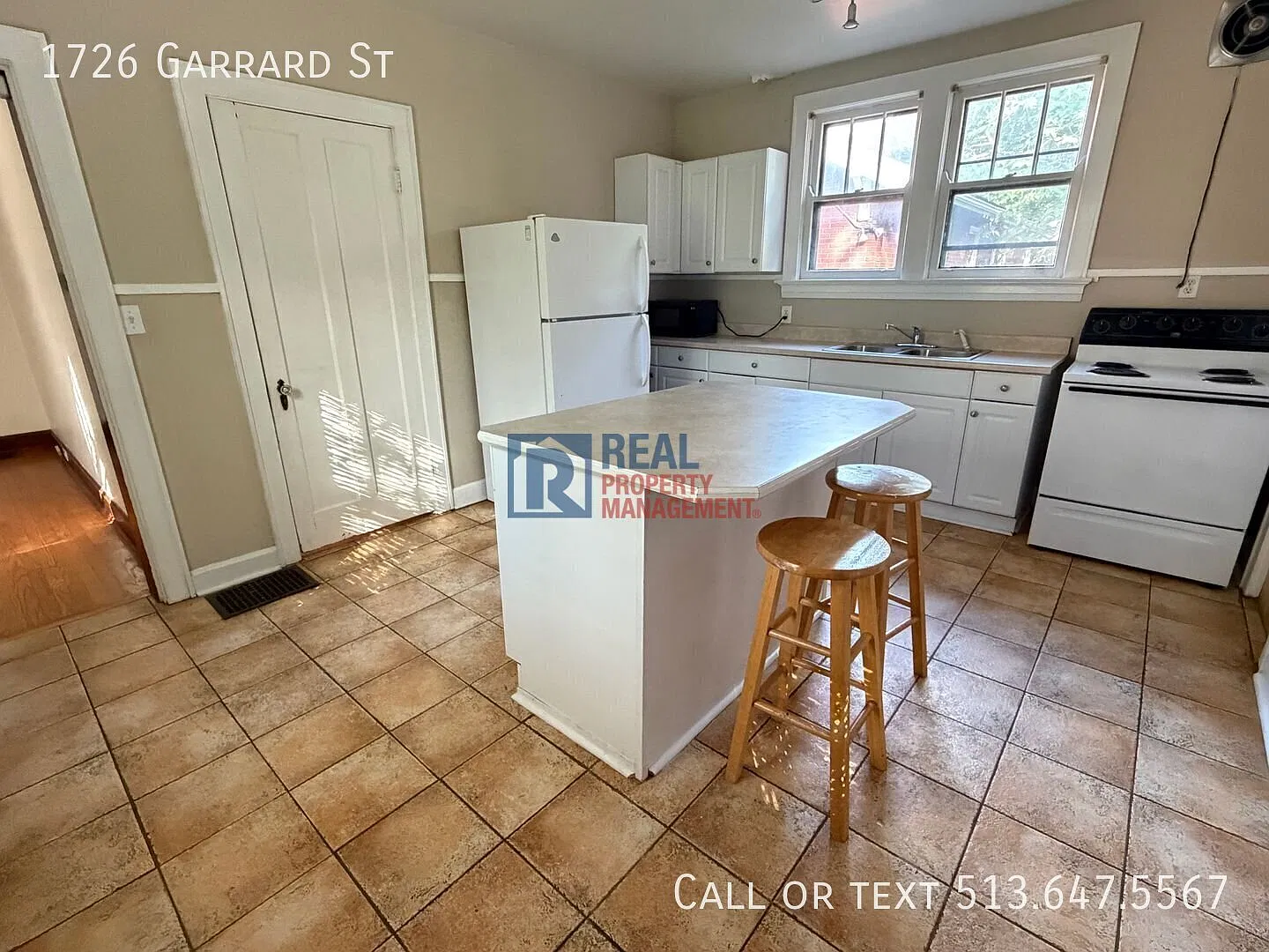 Spacious 2 BR Home — Photo 4