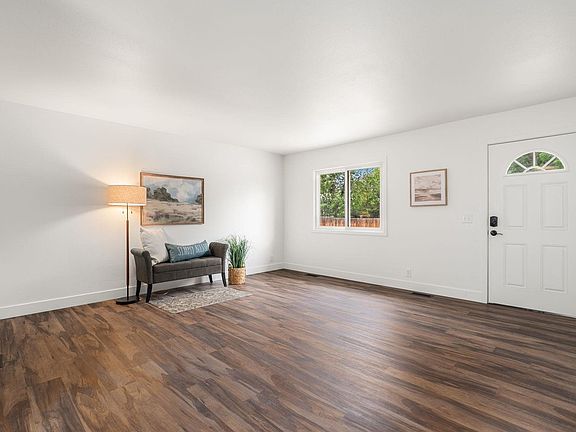 5th image of 8119 4th St