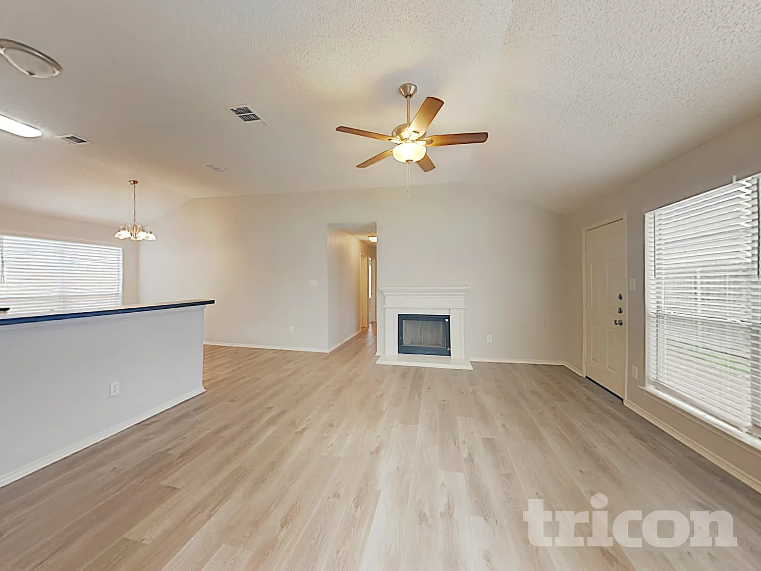 10612 Flamewood Drive Fort Worth TX — Photo 4