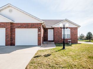 300 Westview Ct, Waterloo, IL 62298