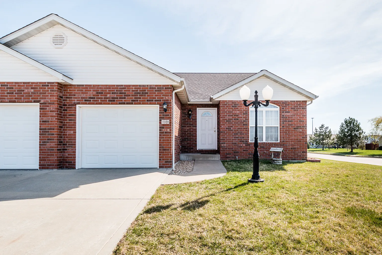 300 Westview Ct photo 1