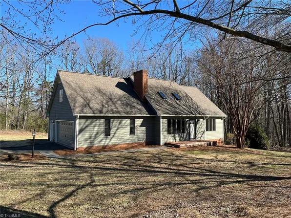 201 Jim Barr Rd, King, NC 27021