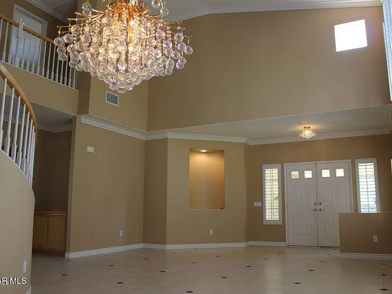 2033 Yellowthroat Pl — Photo 4