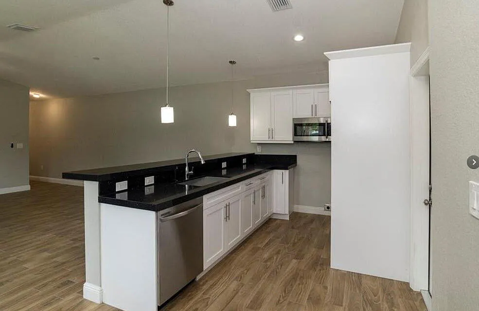 3 bed, 1639 sqft, $3,250 — Photo 3