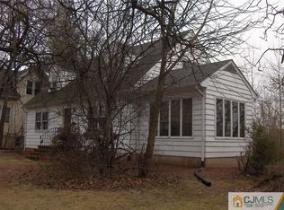 99 James St, Hopelawn, NJ 08861