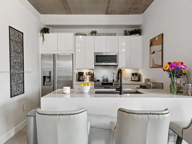 111 SE 2nd St #201 — Photo 6