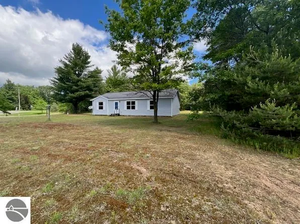 5115 S Dickerson Rd, Lake City, MI 49651