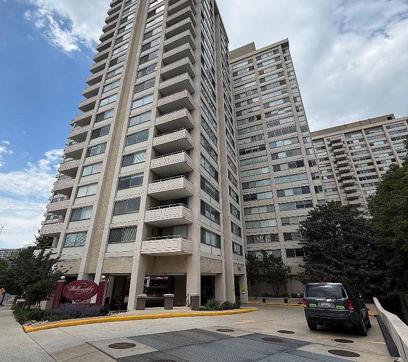 1st image of 4515 Willard Ave APT 2415S