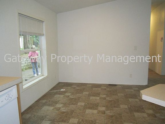 3rd image of 451 E Lakeshore Dr E