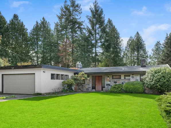 4672 Neville St, Burnaby, BC V5J 2H1