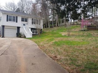 121 Oliver Dr, Dahlonega, GA 30533