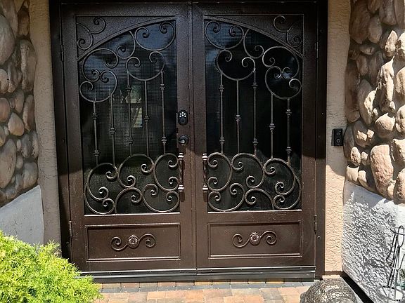 5th image of 980 W Juanita Ave