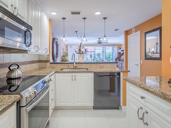 3rd image of 230 Soriano Dr