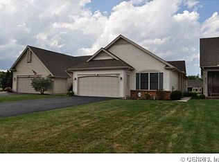1225 Waterbrook Xing, Webster, NY 14580