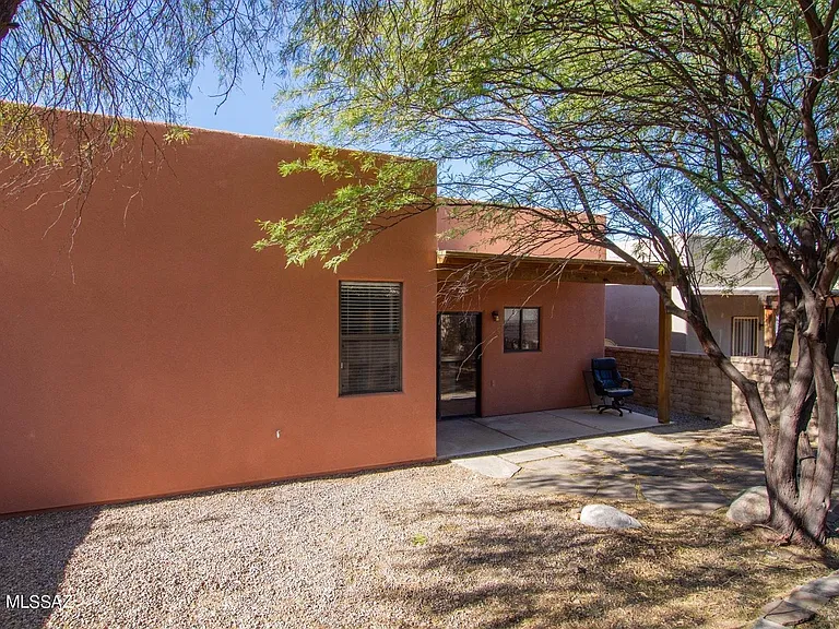 3158 N Avenida Del Clarin #TILES — Photo 32