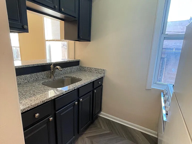 723 S Bond St #2R — Photo 6