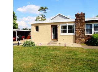 1343 Hillcrest Rd, Conshohocken, PA 19428