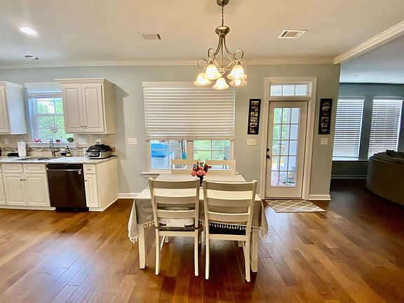 5th image of 1027 Spotswood Cir