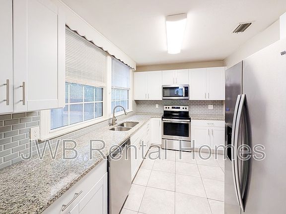 2nd image of 5158 Park St