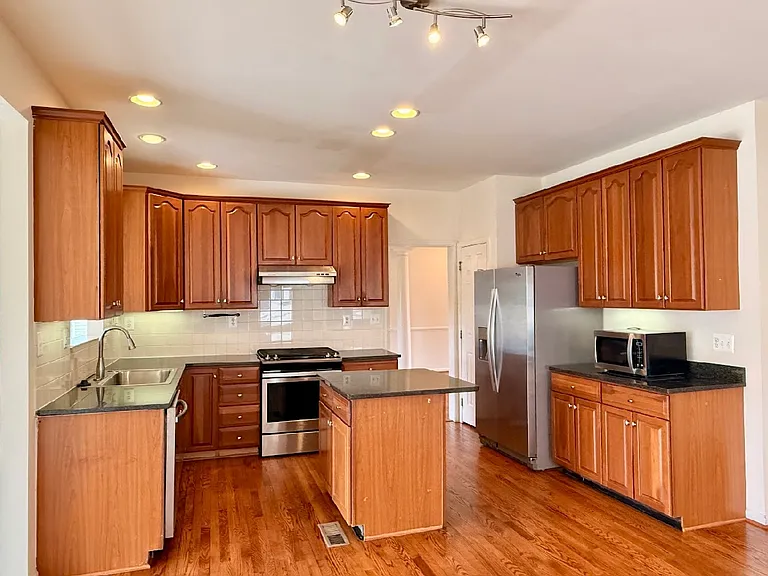 43520 Lucketts Bridge Cir — Photo 6