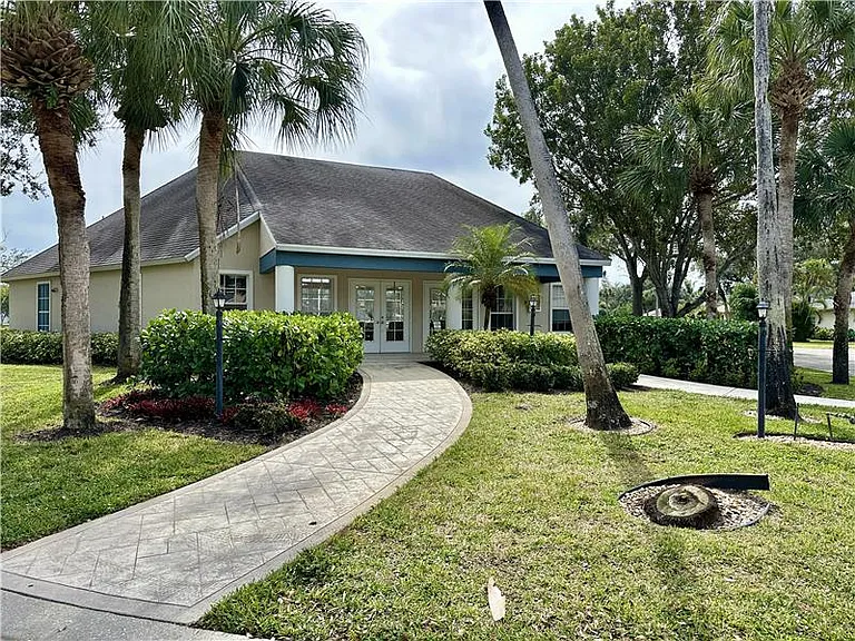 12349 Londonderry Ln — Photo 8