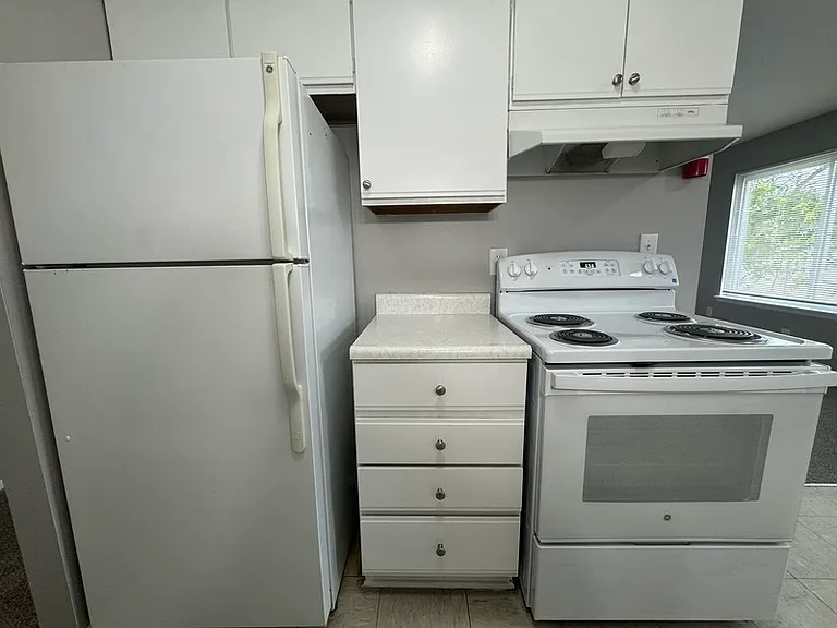 939 James St #11 — Photo 5