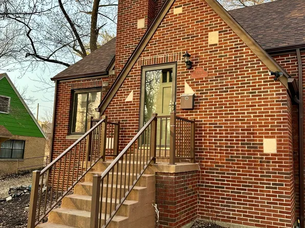 1521 Hayselton Dr, Jefferson City, MO 65109