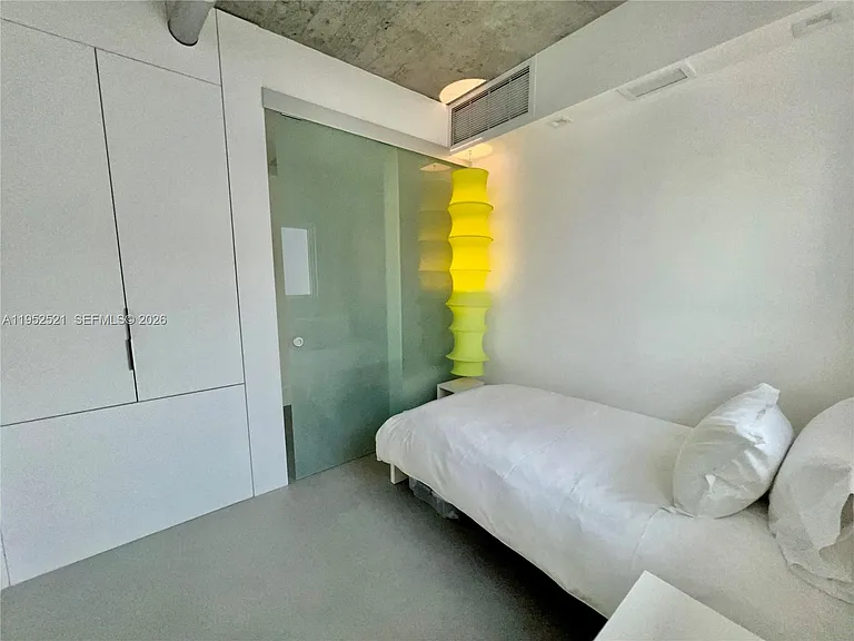 50 S Pointe Dr #LOFT5 — Photo 21
